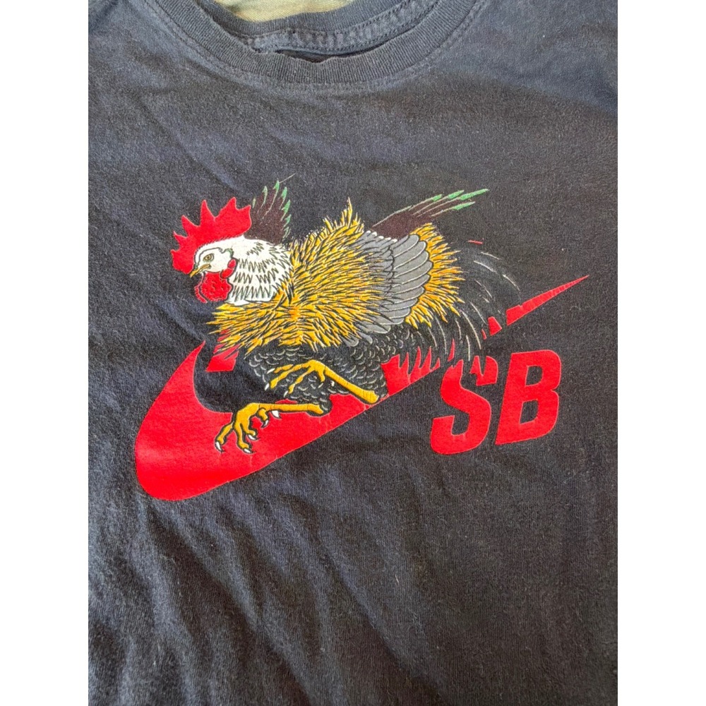 Nike SB Rooster Graphic T-Shirt Women Medium Black Athletic Cut Short Sleeve Tee